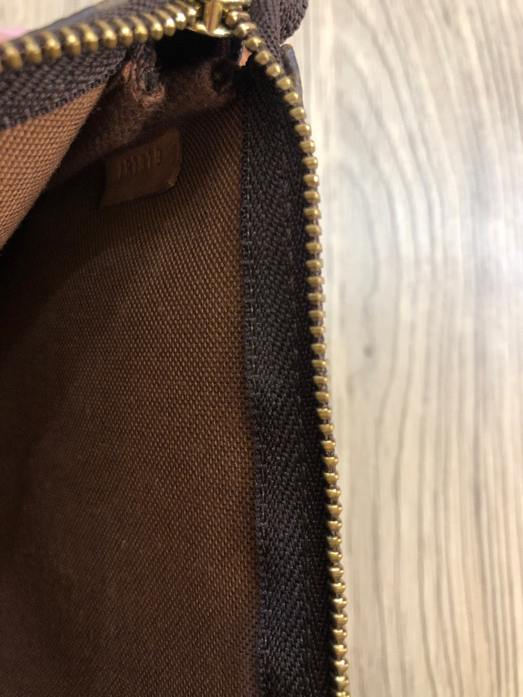 Louis Vuitton pochette