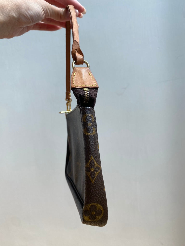Louis Vuitton pochette