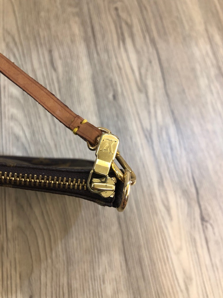 Louis Vuitton pochette