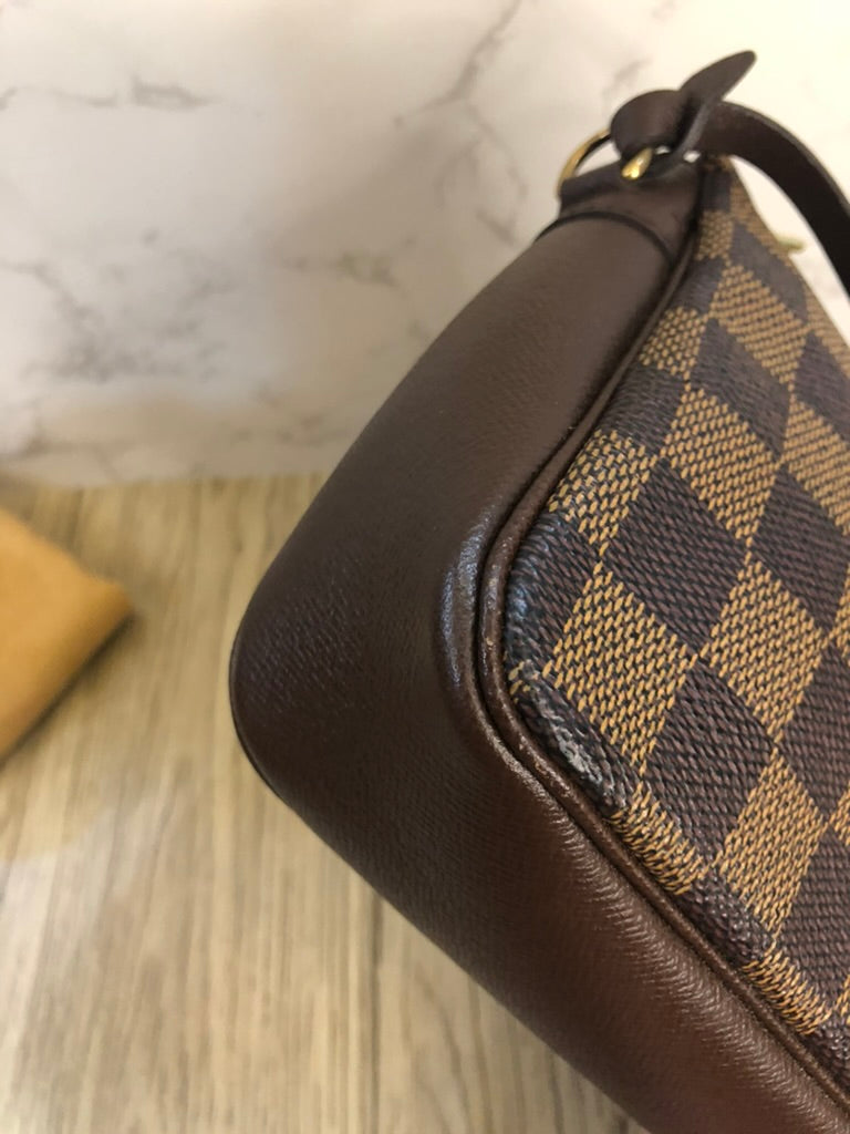 Louis Vuitton damier trousse square pochette