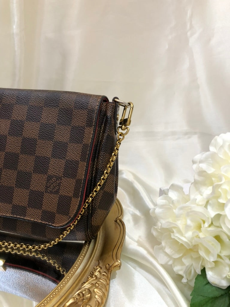 Louis Vuitton damier chain bag