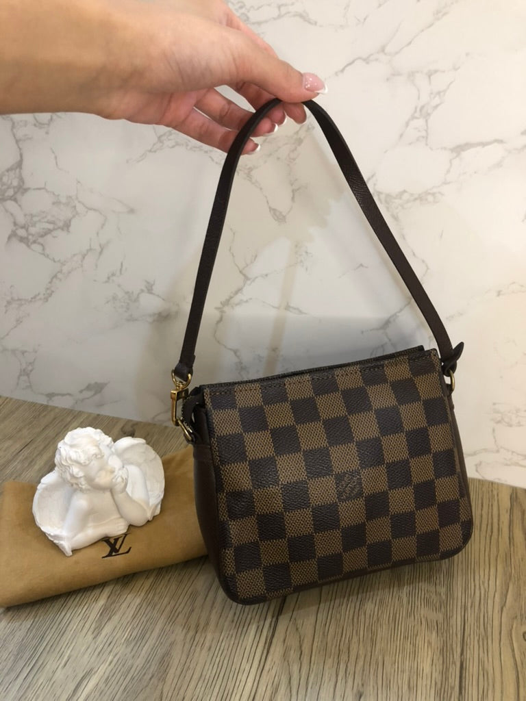 Louis Vuitton damier trousse square pochette