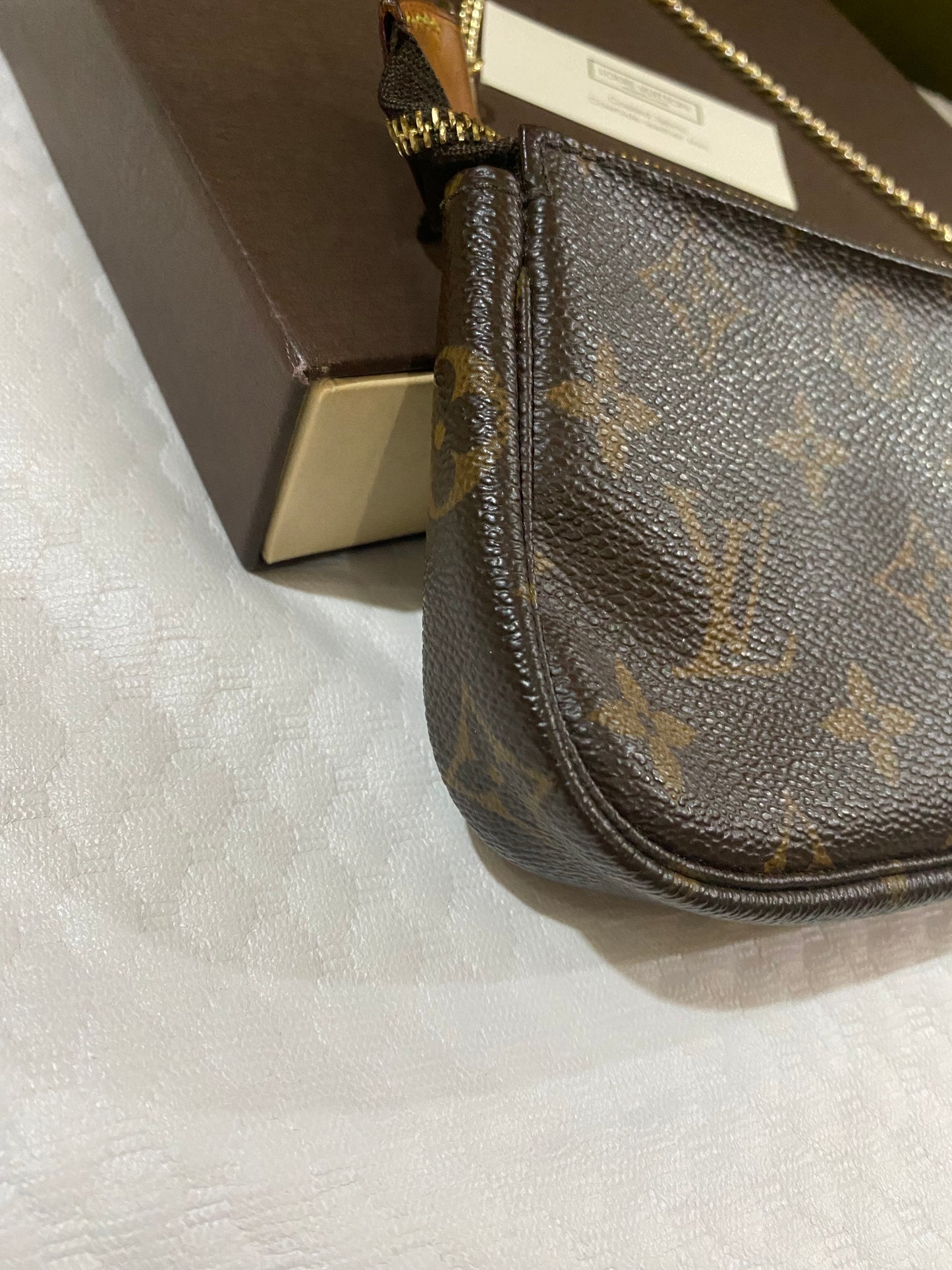 Louis Vuitton mini pochette