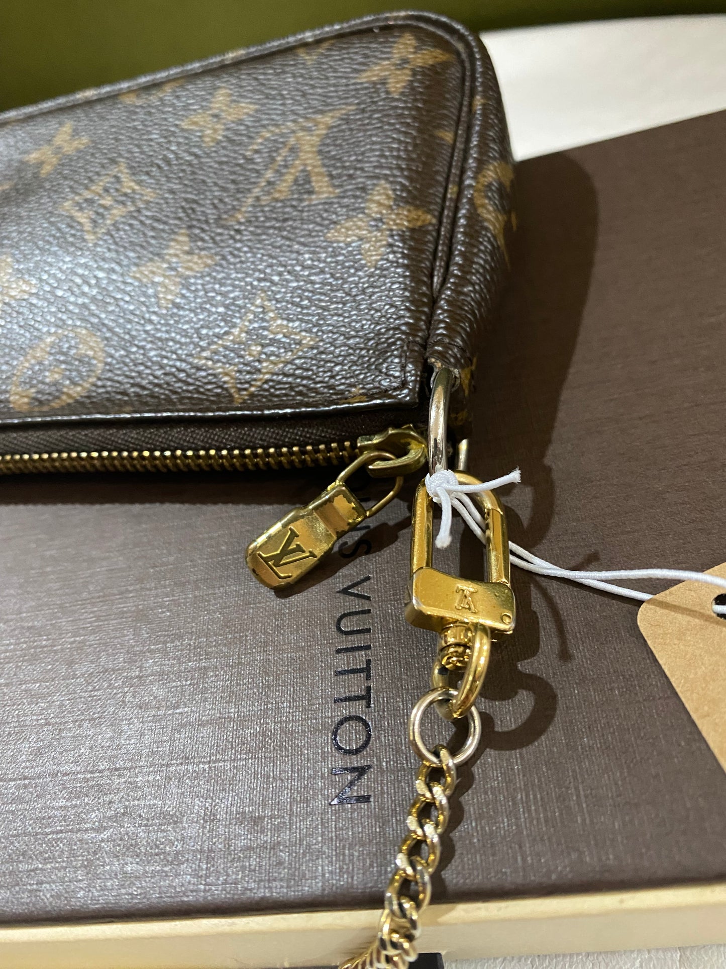 Louis Vuitton mini pochette