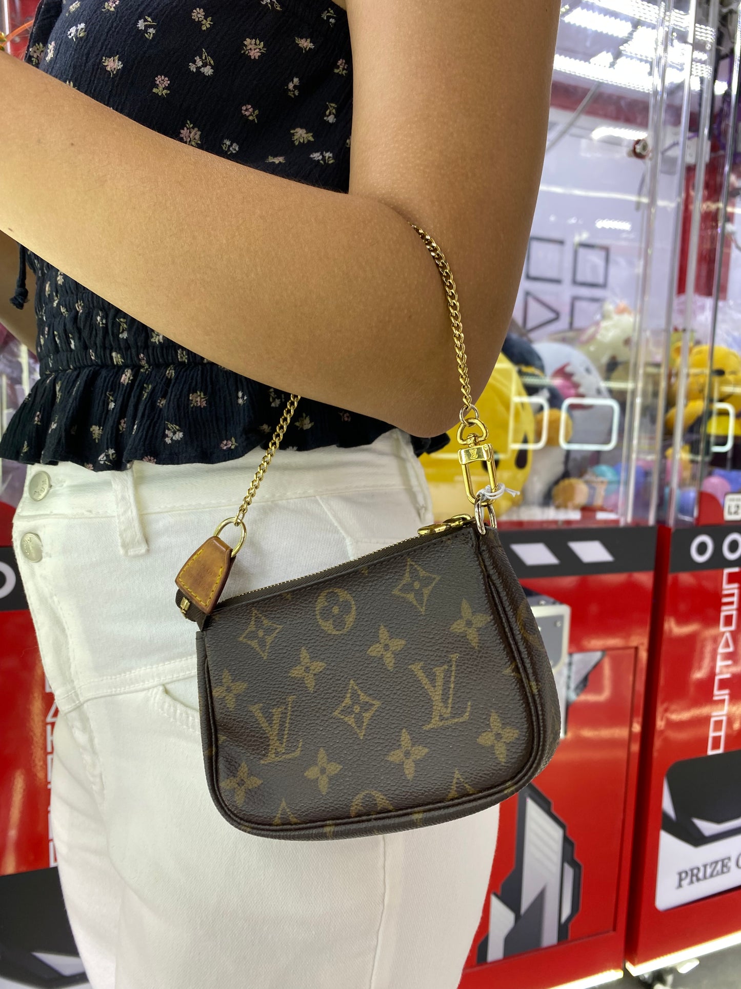 Louis Vuitton mini pochette