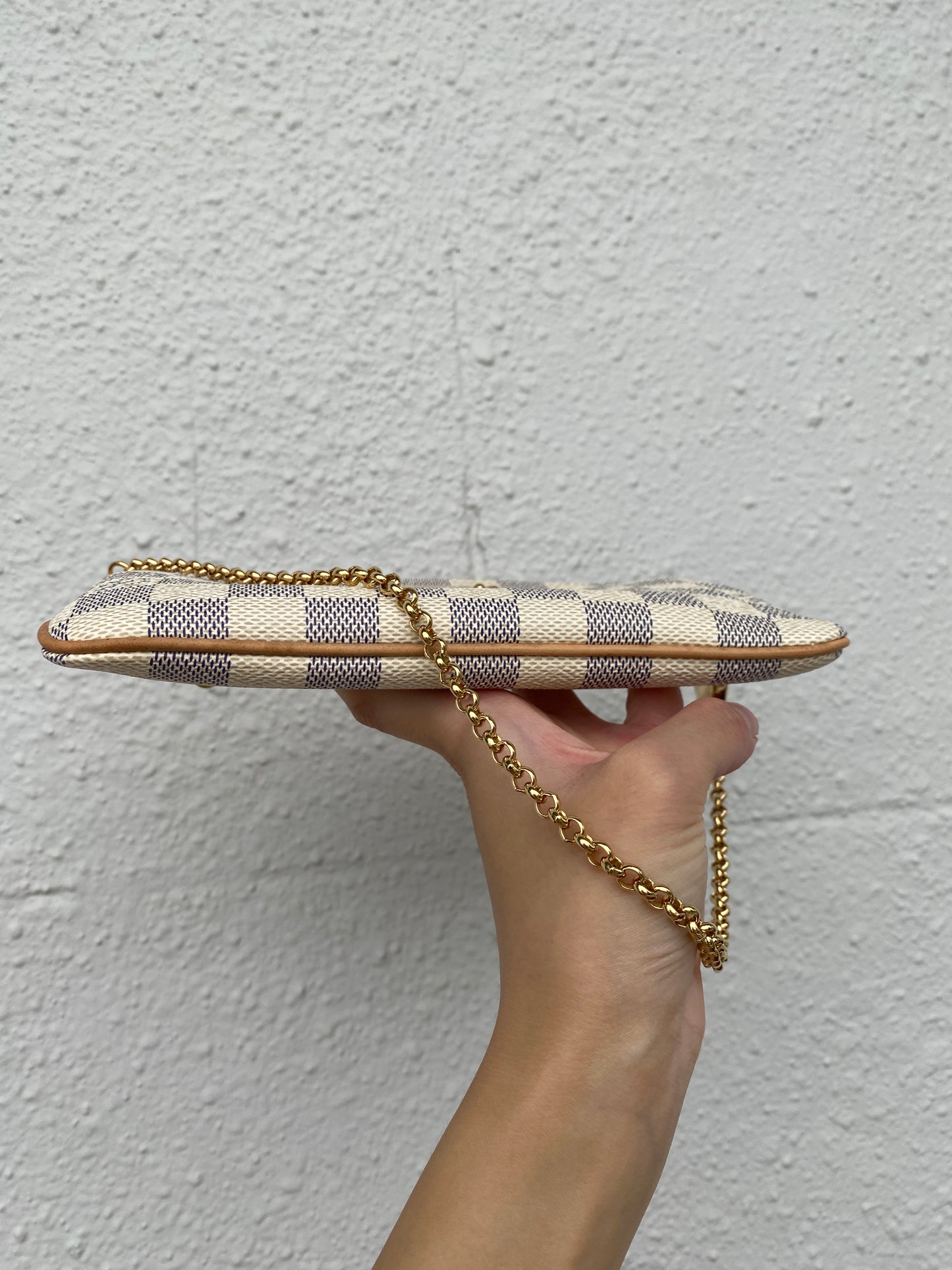 Louis Vuitton azur milla mm