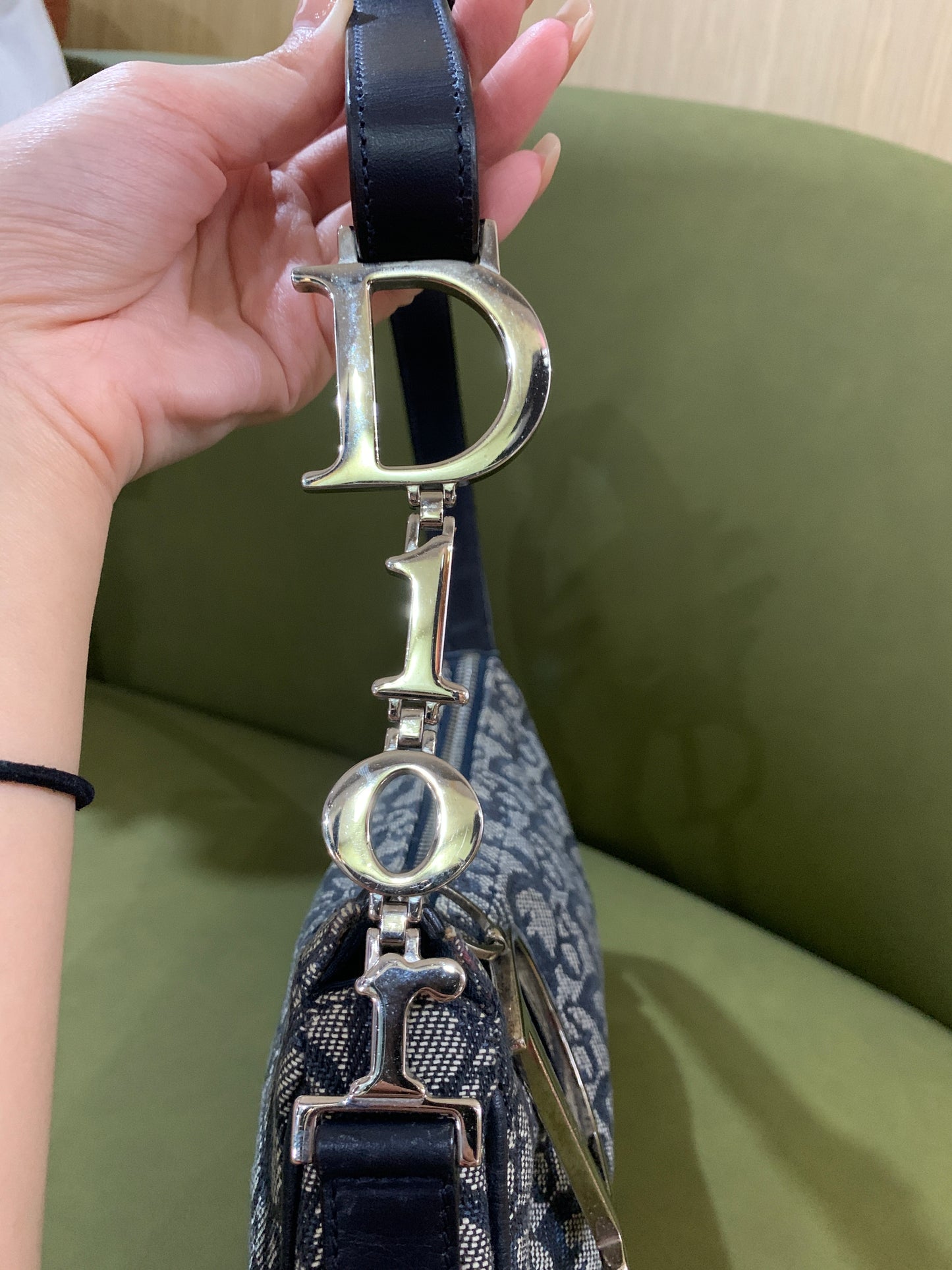 Dior trotter Dior spellout D charm pochette