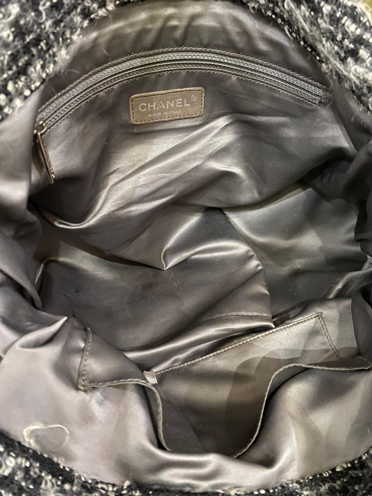 Chanel bonbon CC logo lambskin tote with tweed chain