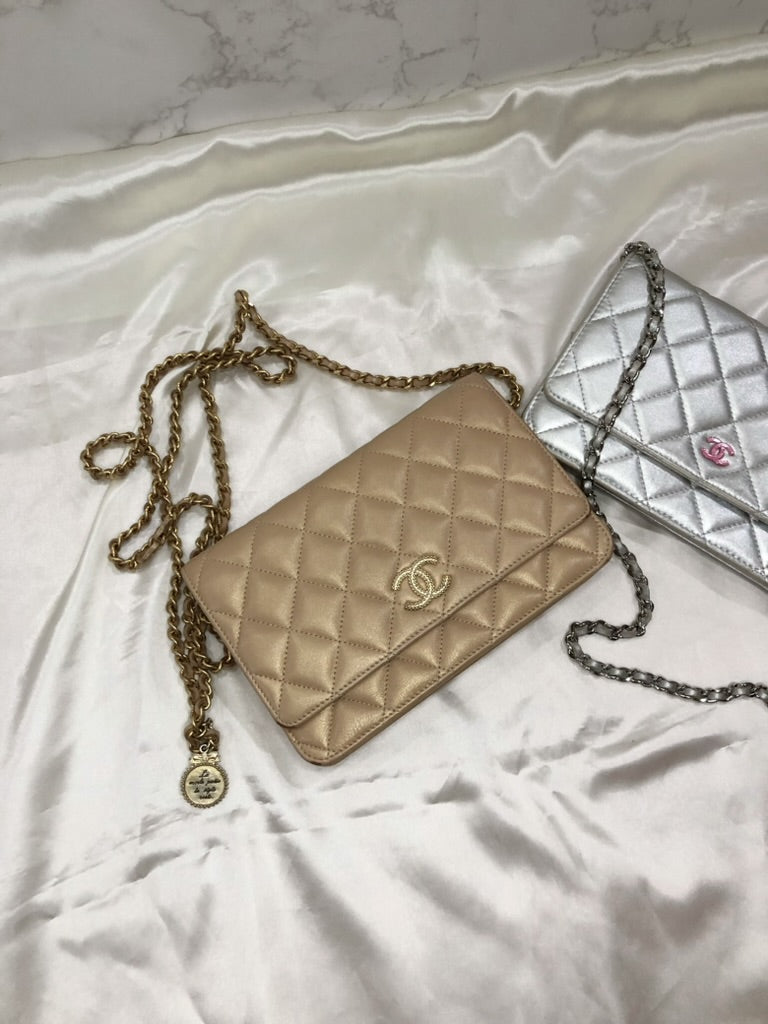 Chanel wallet on chain