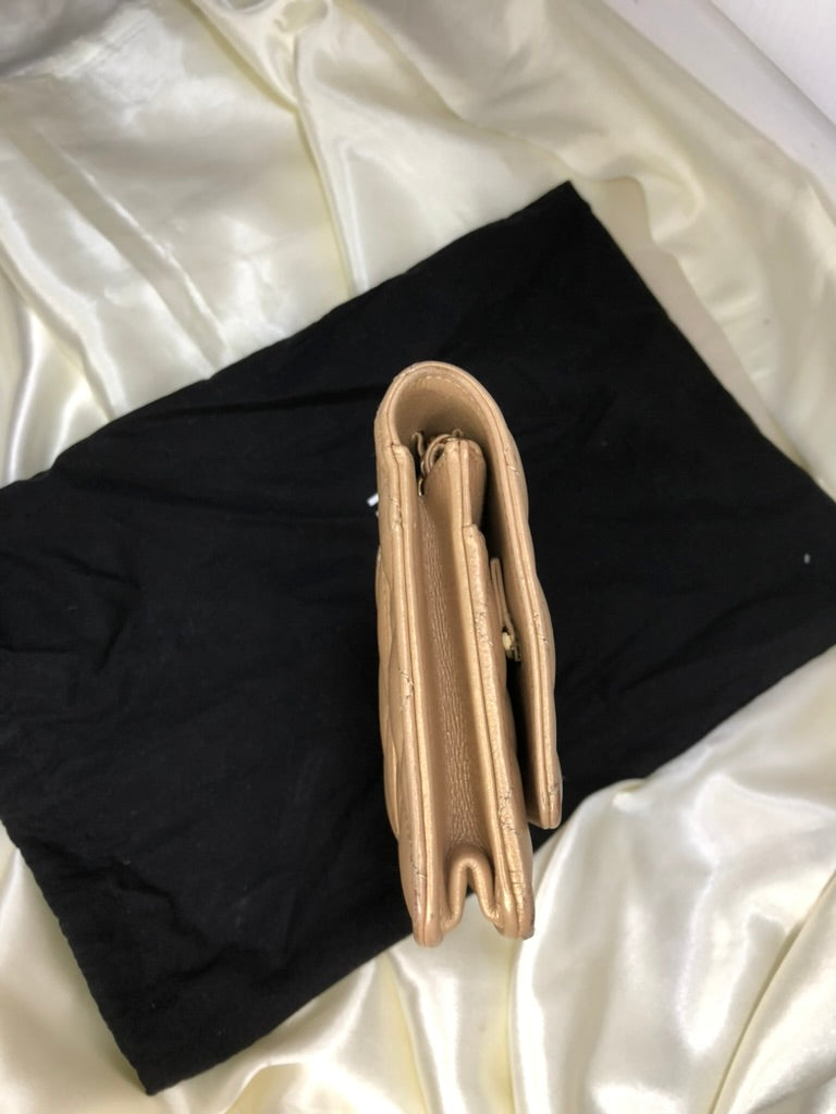 Chanel wallet on chain