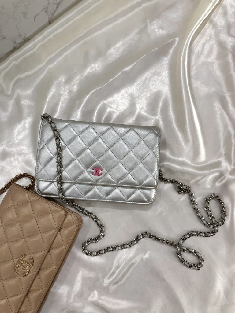 Chanel wallet on chain