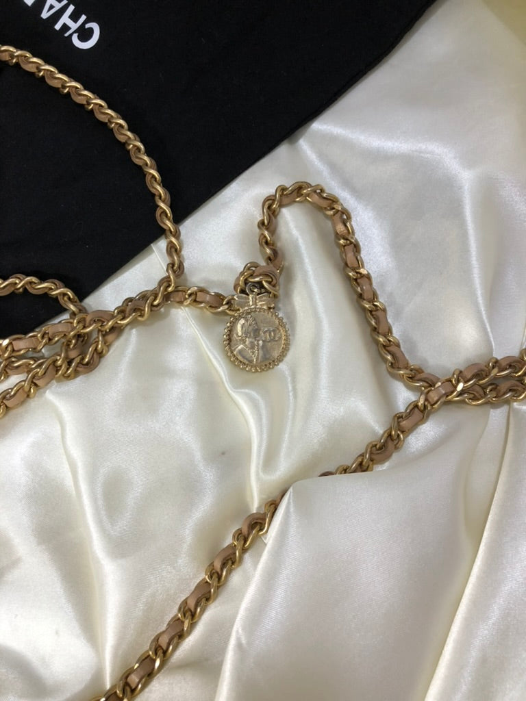 Chanel wallet on chain