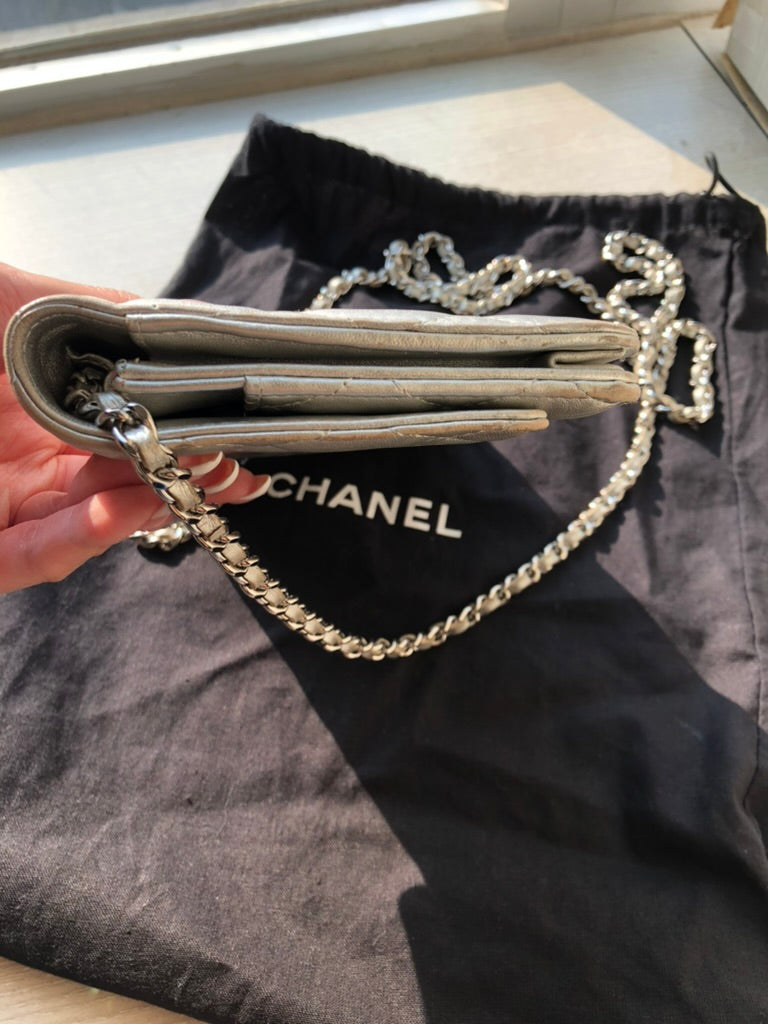 Chanel wallet on chain