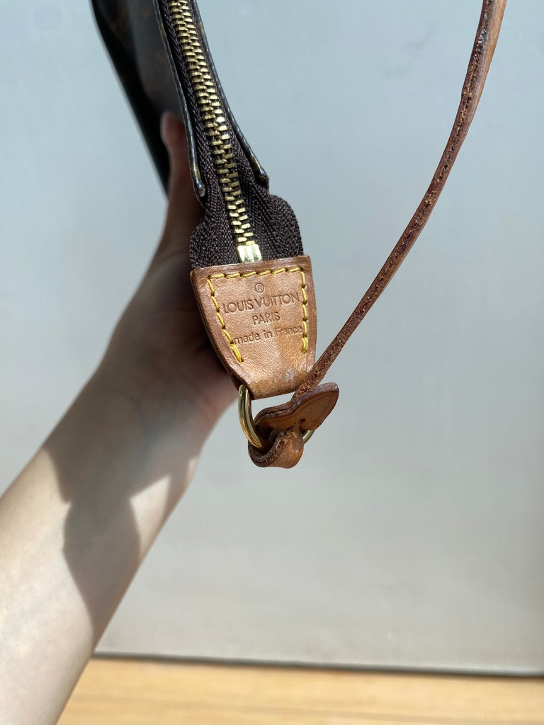 Louis Vuitton pochette