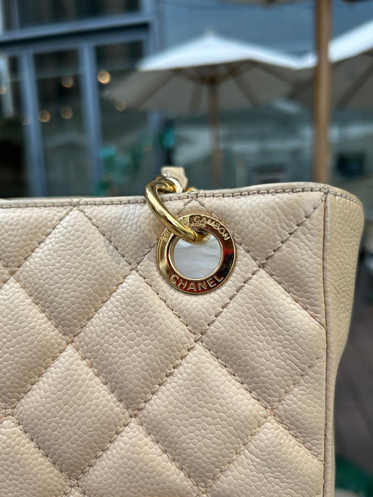 Chanel petite shopping tote