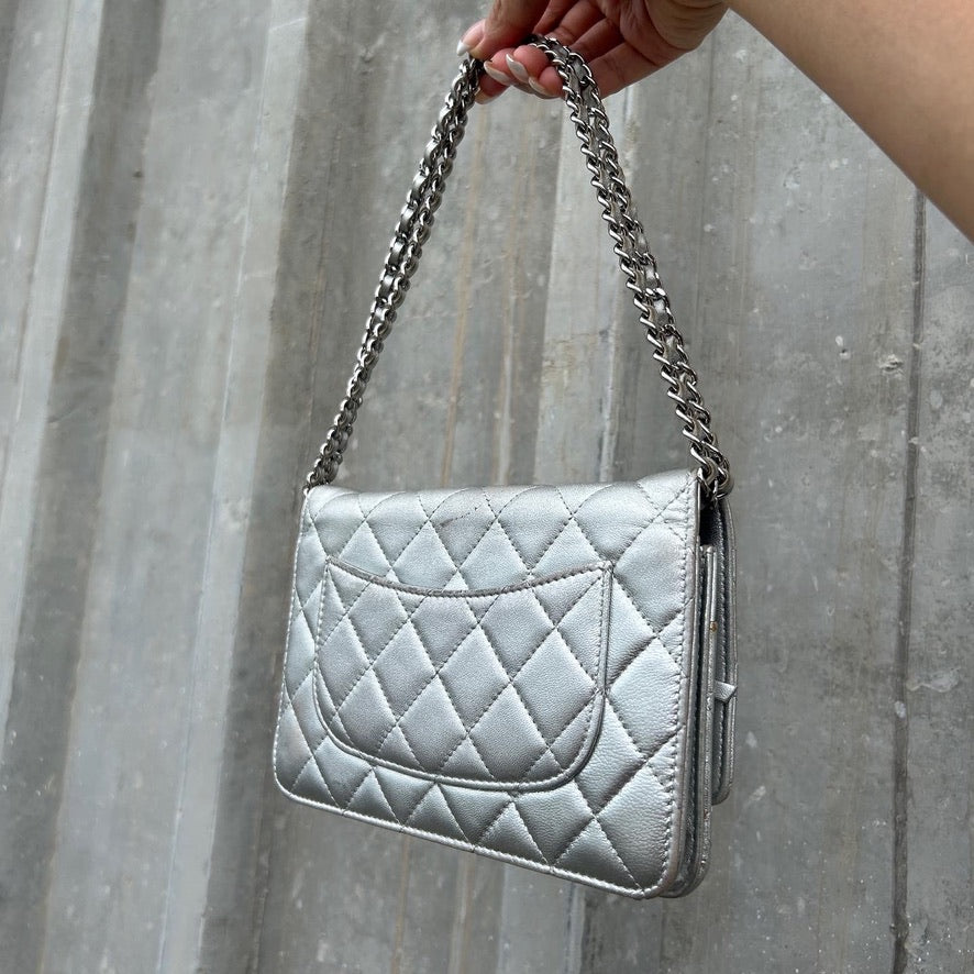 Chanel wallet on chain