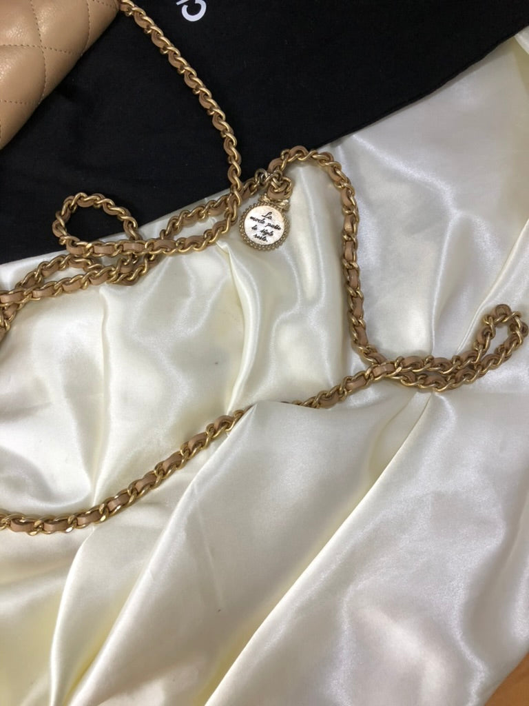 Chanel wallet on chain