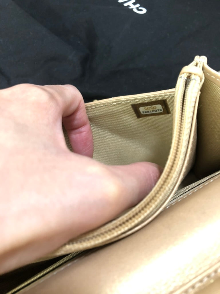 Chanel wallet on chain