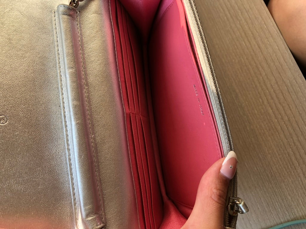 Chanel wallet on chain