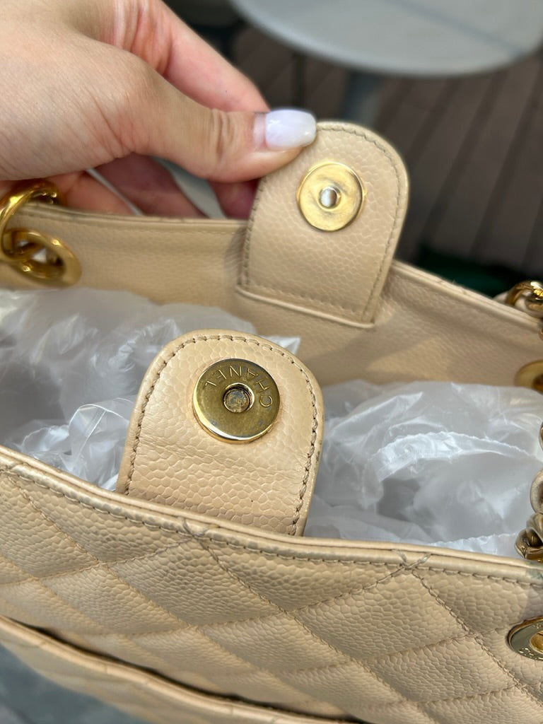 Chanel petite shopping tote