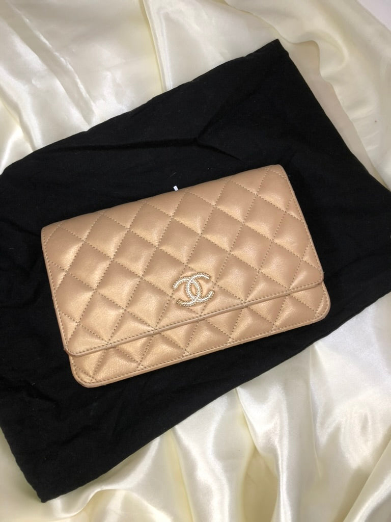 Chanel wallet on chain