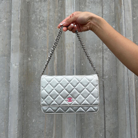 Chanel wallet on chain