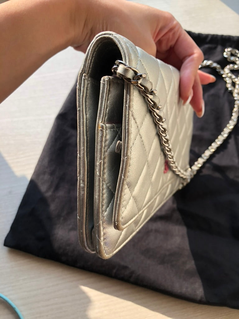 Chanel wallet on chain
