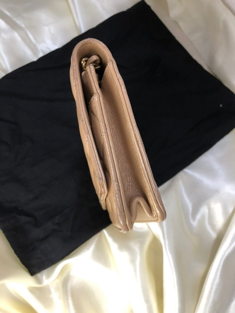 Chanel wallet on chain
