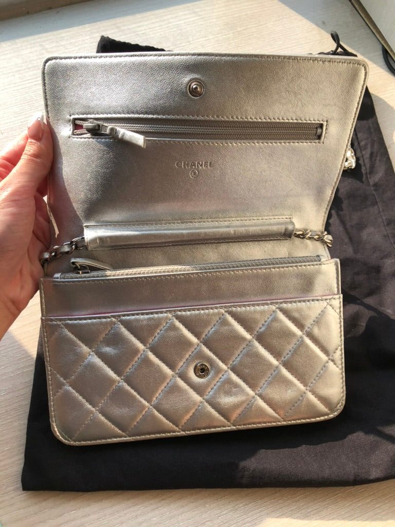 Chanel wallet on chain