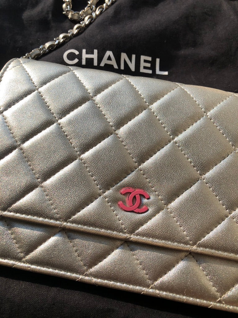 Chanel wallet on chain