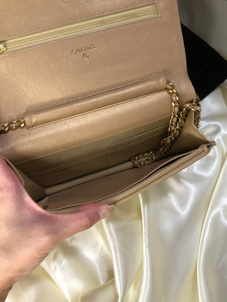 Chanel wallet on chain