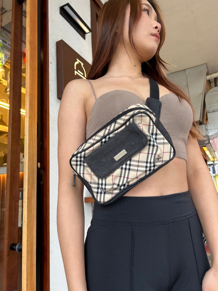 Burberry waist bag