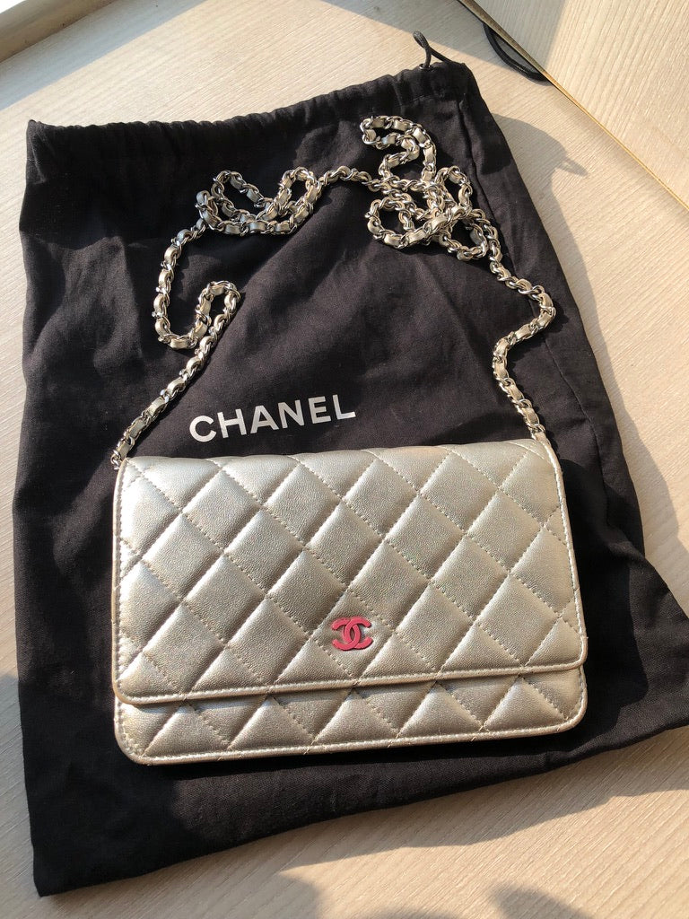 Chanel wallet on chain