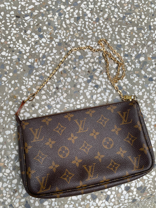 Louis Vuitton pochette