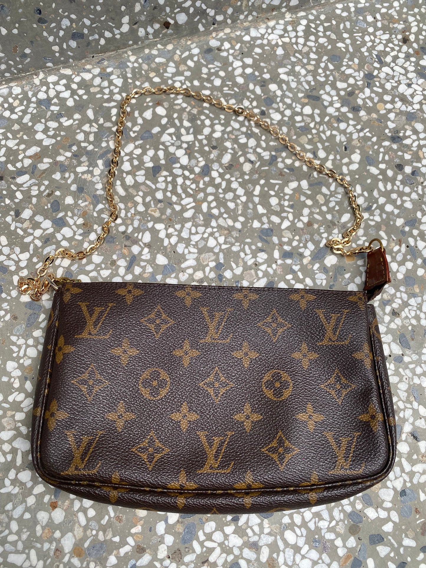 Louis Vuitton pochette