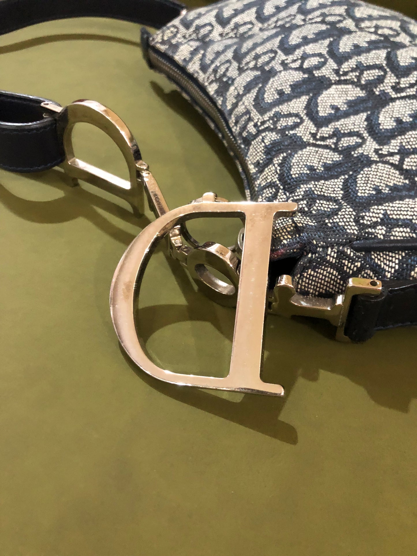 Dior trotter Dior spellout D charm pochette