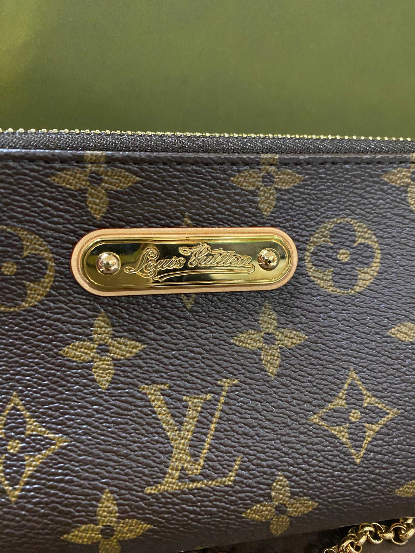 Louis Vuitton Milla mini chain bag