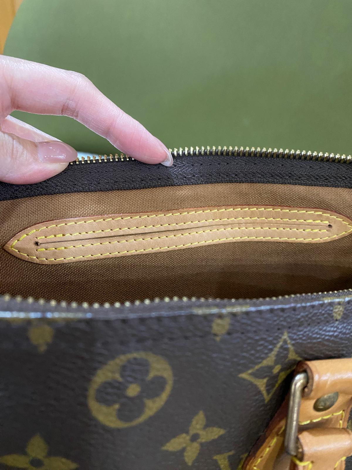 Louis Vuitton Speedy 30 Handbag in Monogram Canvas