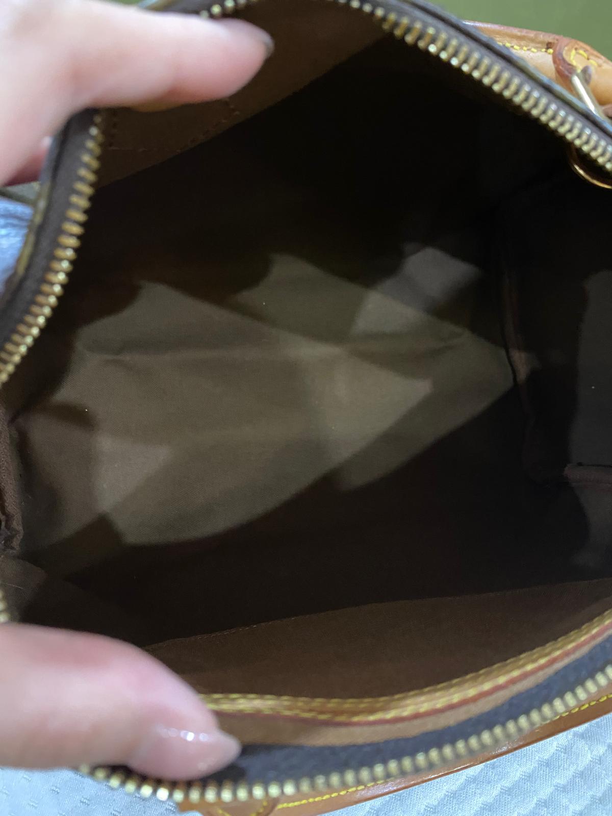 Louis Vuitton Speedy 30 Handbag in Monogram Canvas