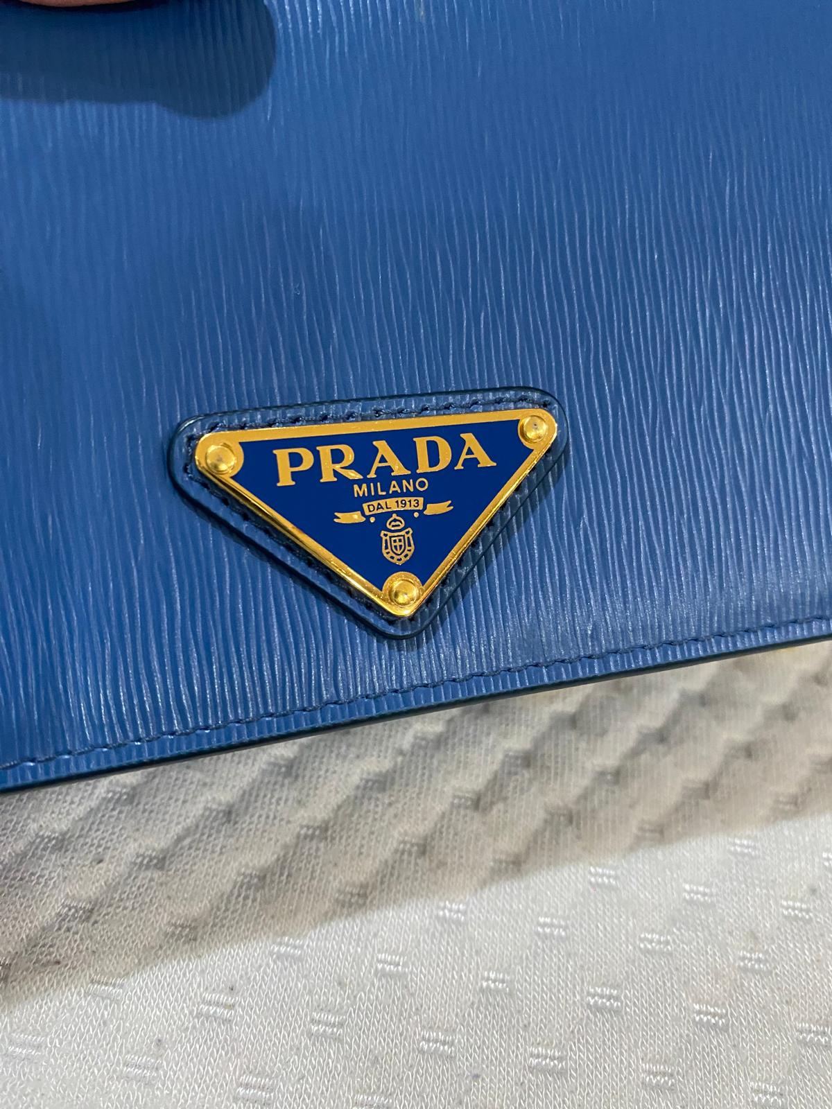 Prada Nero Vitello Move leather crossbody bag/ wallet on chain