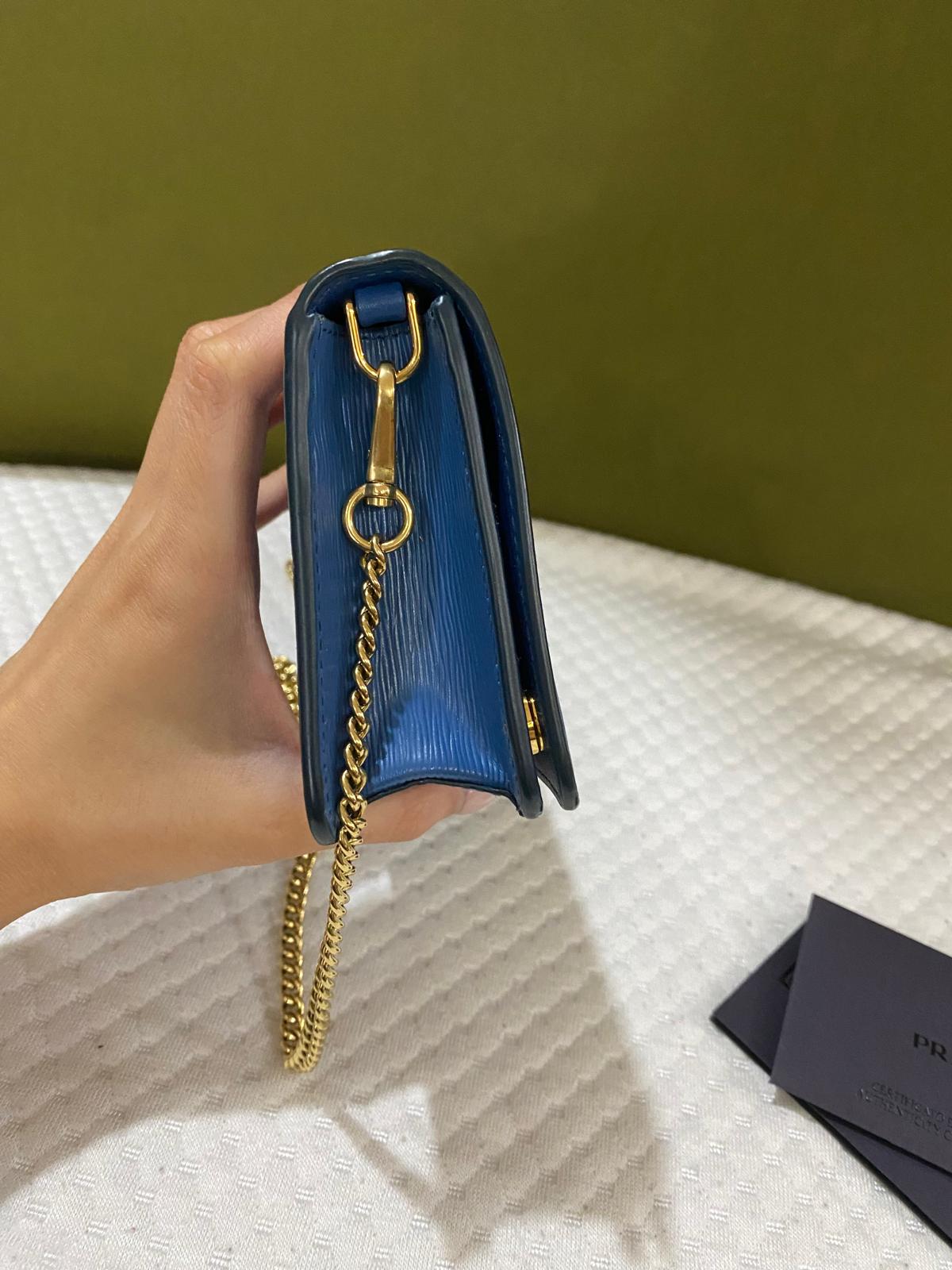 Prada Nero Vitello Move leather crossbody bag/ wallet on chain